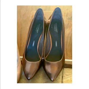 Rockport heels size 8